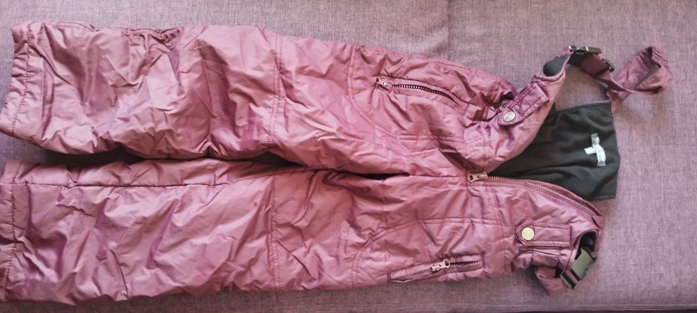 Продам комбинезоны и куртки