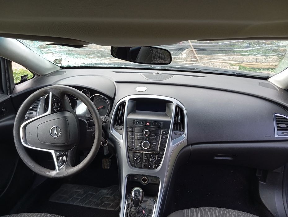 OPEL Astra 2013 — imagine 4