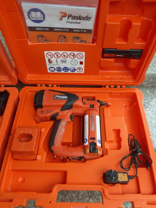 Paslode pistol de cuie , capse