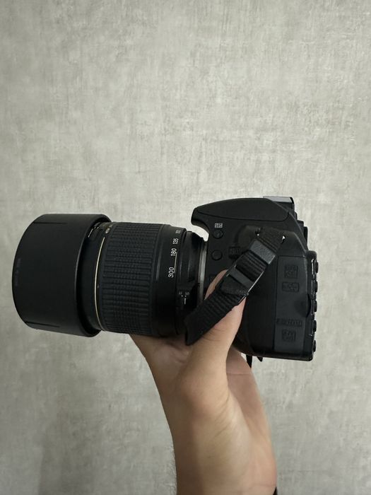 Nikon D3100 + Obiectiv Tamron 70-300mm Macro