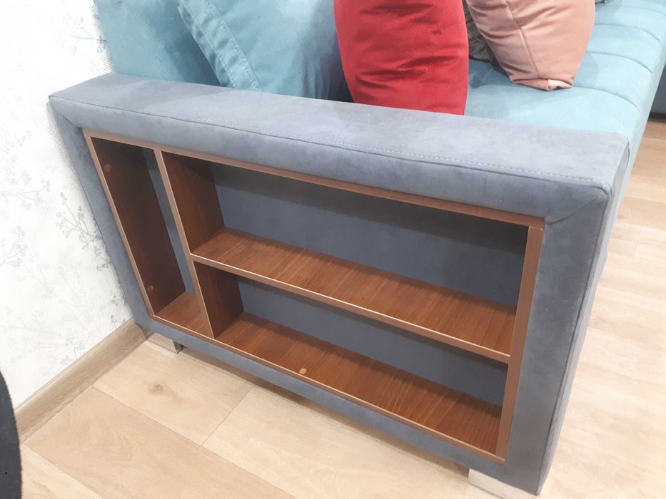 Угловой диван с дельфином