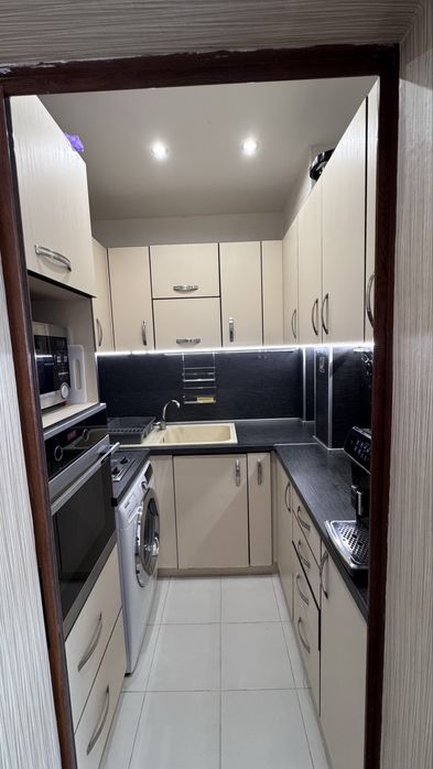 Дава се под наем Двустаен апартамент в Варна, Център - 70 кв.м за 612 € - Снимка #5