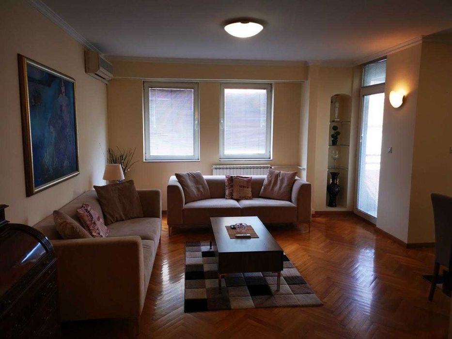 Дава се под наем Двустаен апартамент в Бургас, Изгрев - 65 кв.м за 229.5 € - Снимка #2