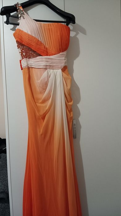 Продавам Бална рокля