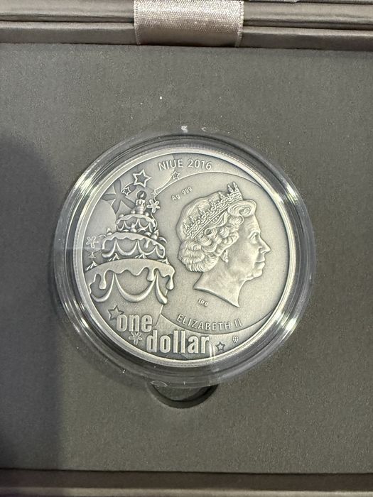 Продам серебрянную монету