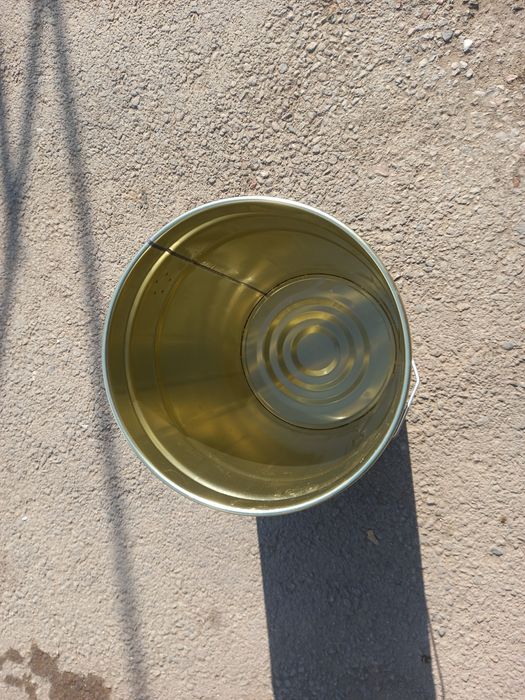 Металлическое ведро 30 кг.