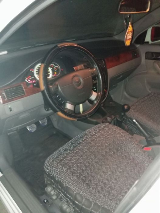 Jetra ranhi oq naxtga sotiladi