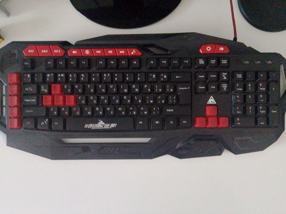 Продаю клавиатуру б/у