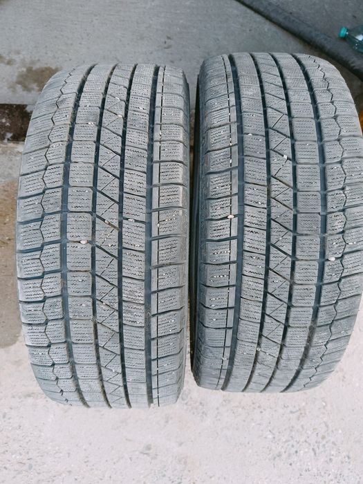 Продам зимние шины 215/45/17