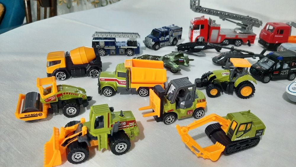 Машинки детские разные