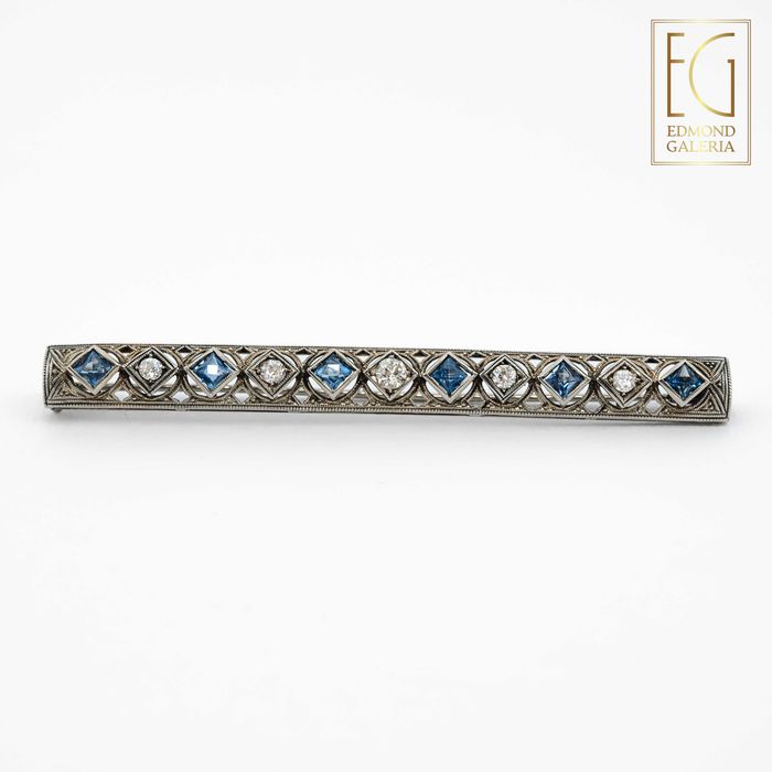 Broșă Art Deco din aur alb, decorat cu safire și diamante, sec. XX