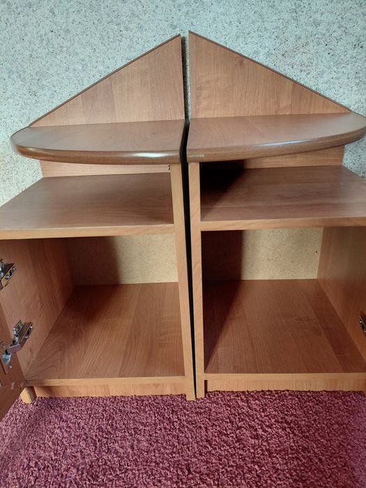 Продам две тумбочки .