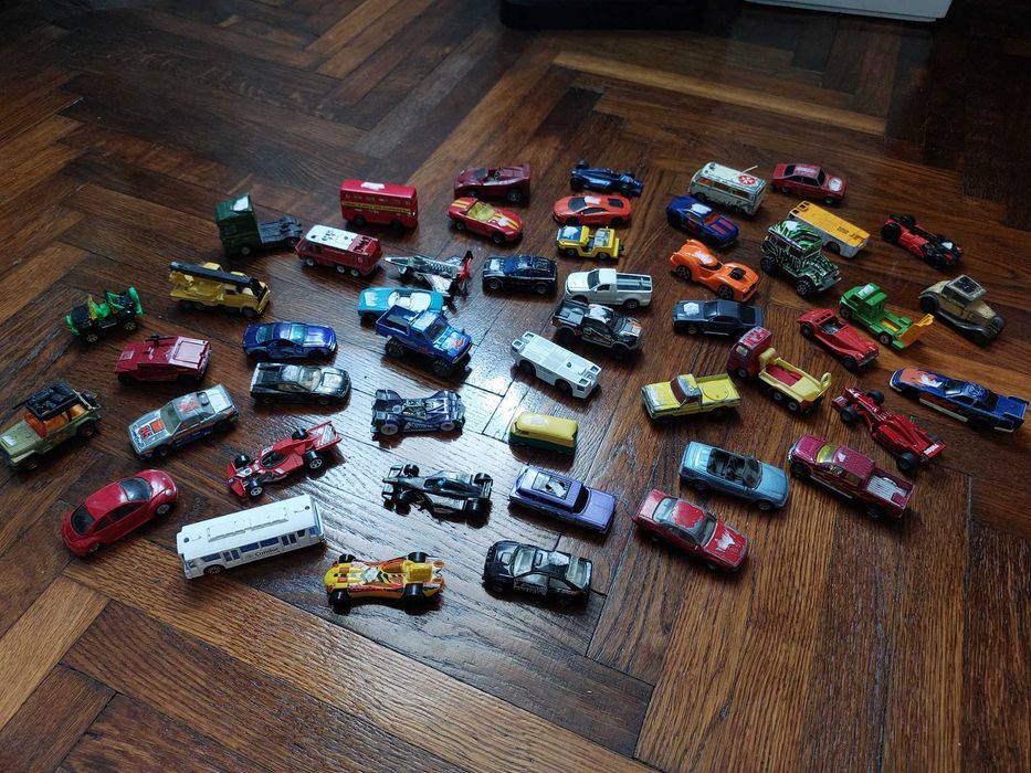 Machete masinute metal Dinky Toys 1940 Matchbox hot wheels Originale!