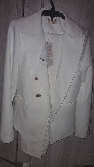 Costum damă NOU! Noix