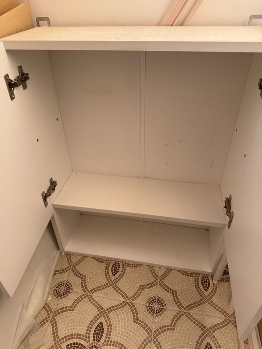 Шкаф навесной с полками