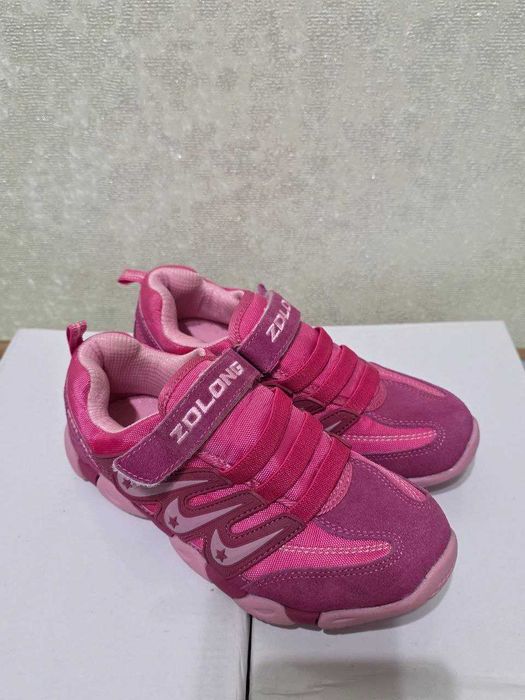 Кроссовки для девочки