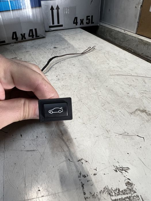 Buton deschidere haion bmw