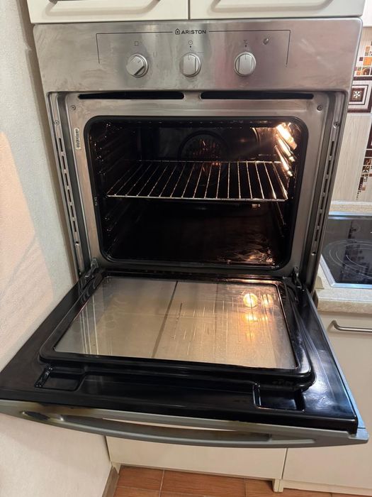 Продам духовой шкаф ARISTON