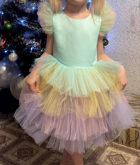 Нарядное детское платье