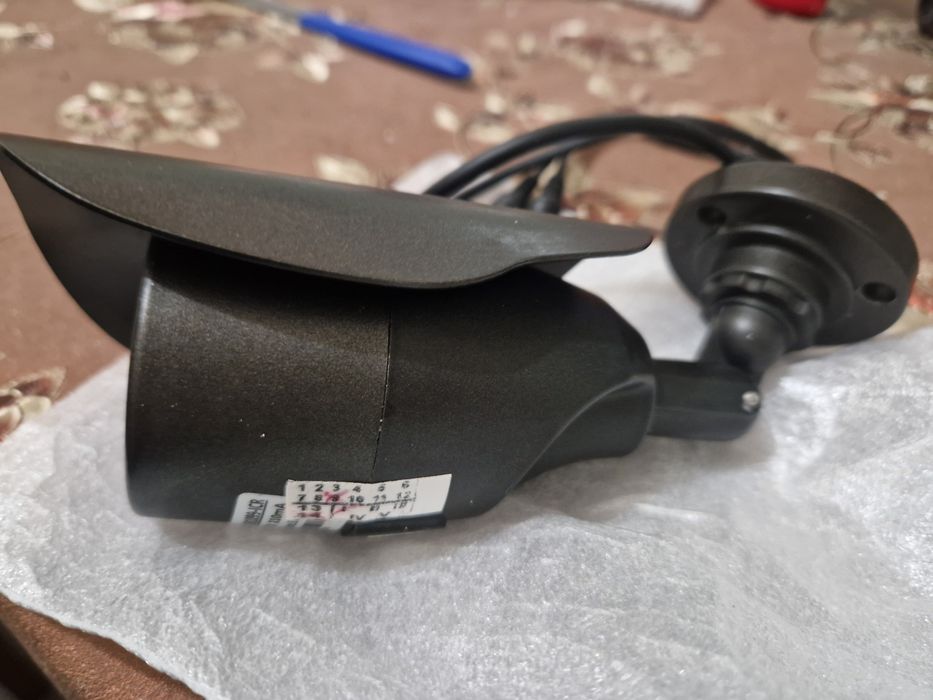 Vand 4 camere de supraveghere