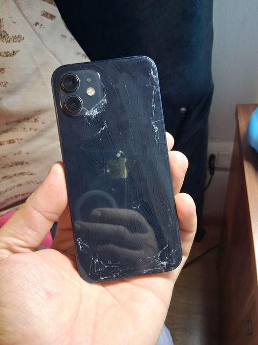 Iphone 12 baterie 99