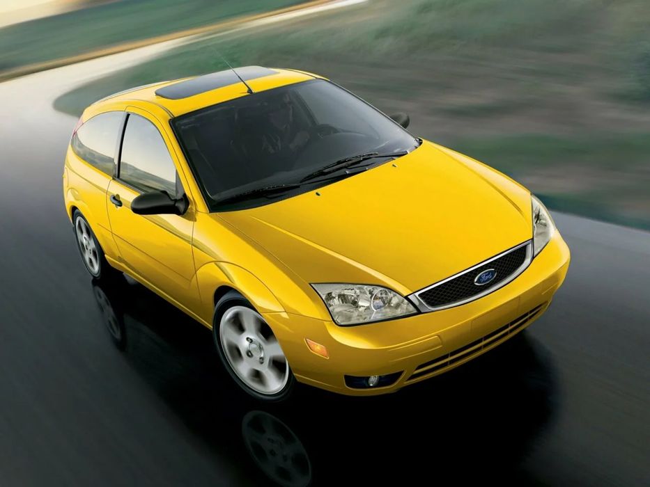 Передний бампер Ford Focus 05-07