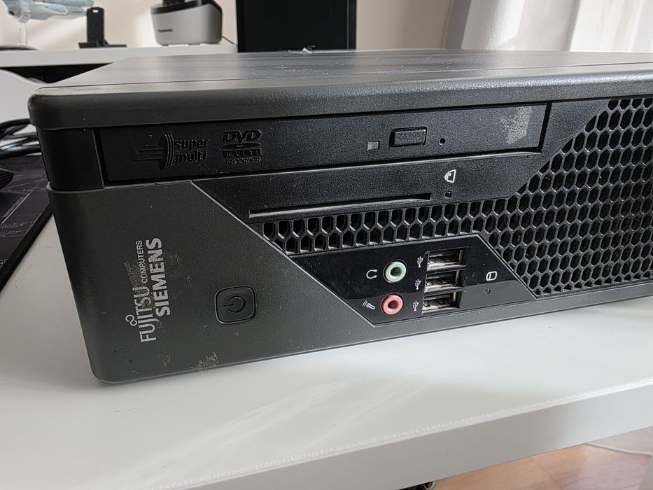 Calculator computer fujitsu siemens esprimo perfect pentru remote work
