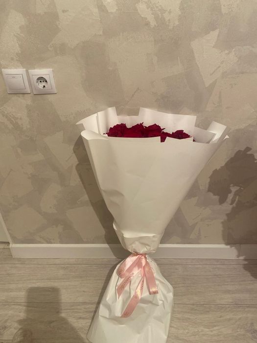 Красный розы в хорошом состоянии