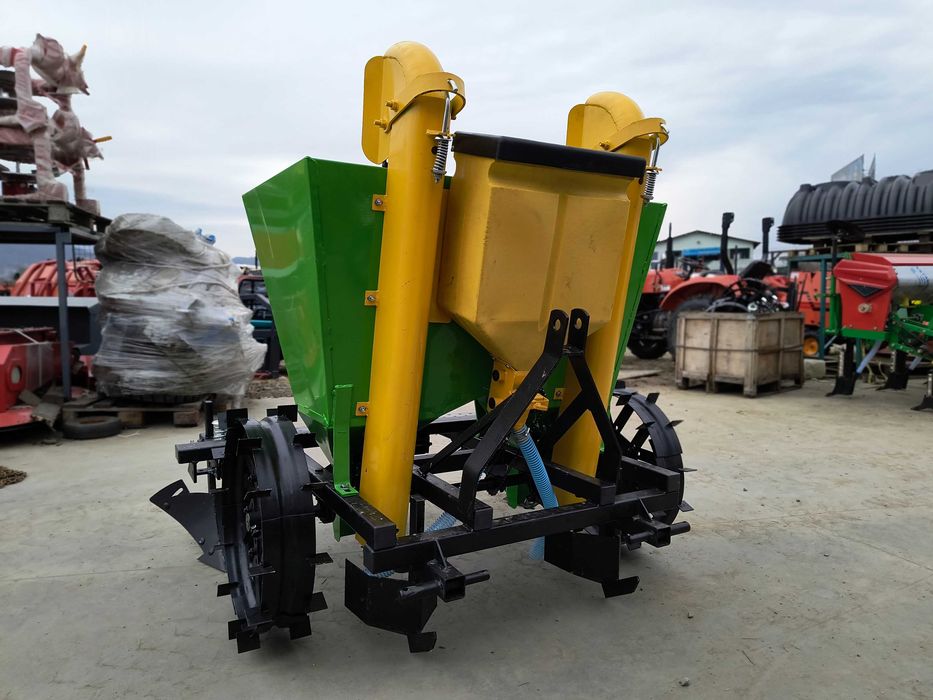 Semanatoare cartofi cu chimic, utilaj plantat cartofi pe 2 randuri