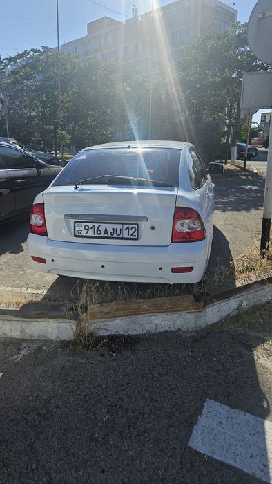 Продаётся приора хэдчбек .