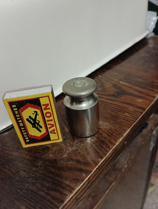 Две Гири, вес по 200 грамм