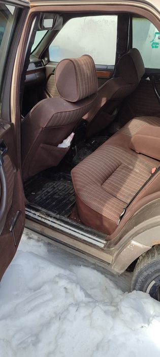 Мерседес. 600 000