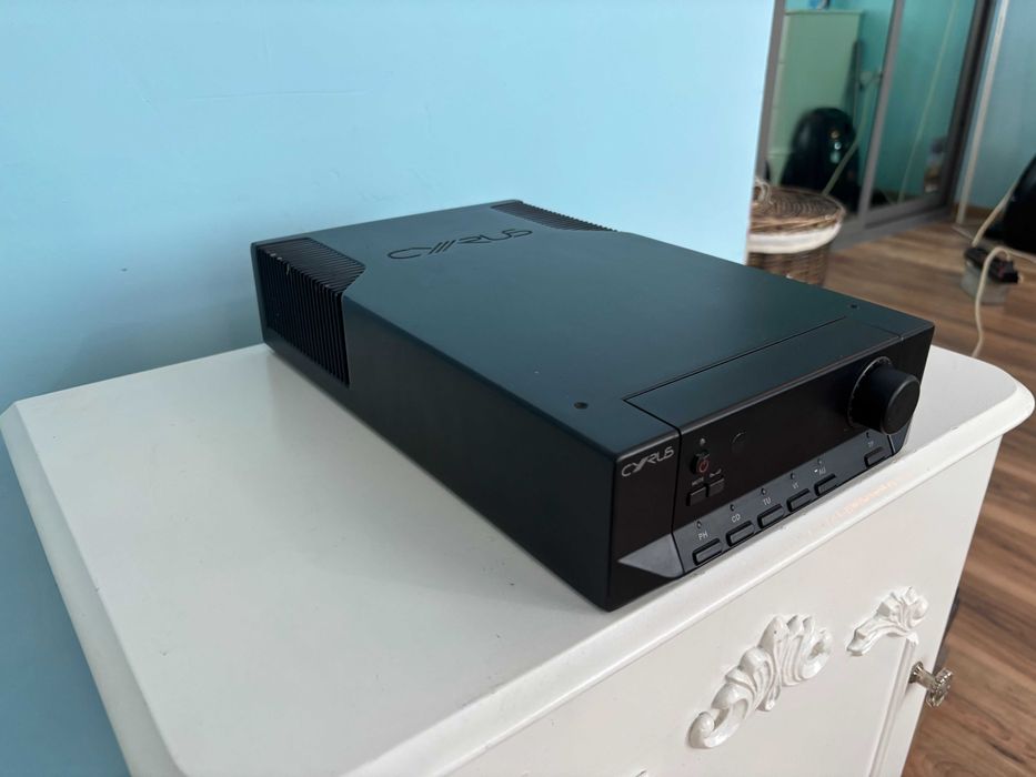 CYRUS Усилвател и Компакт диск