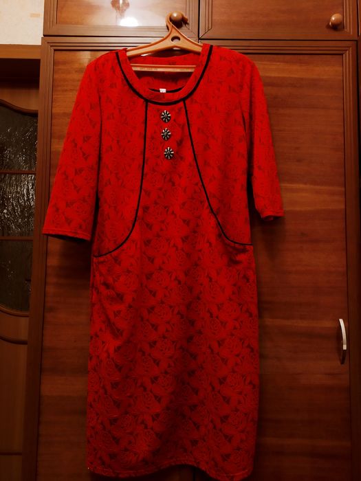 Продам платья и юбки