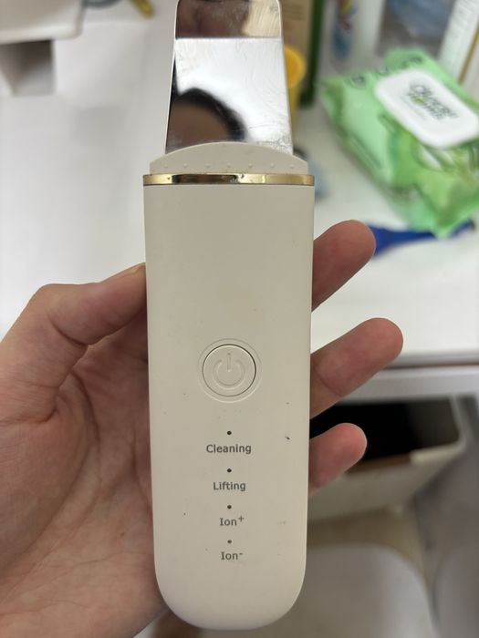 Аппарат для ультразвуковой чистки лица