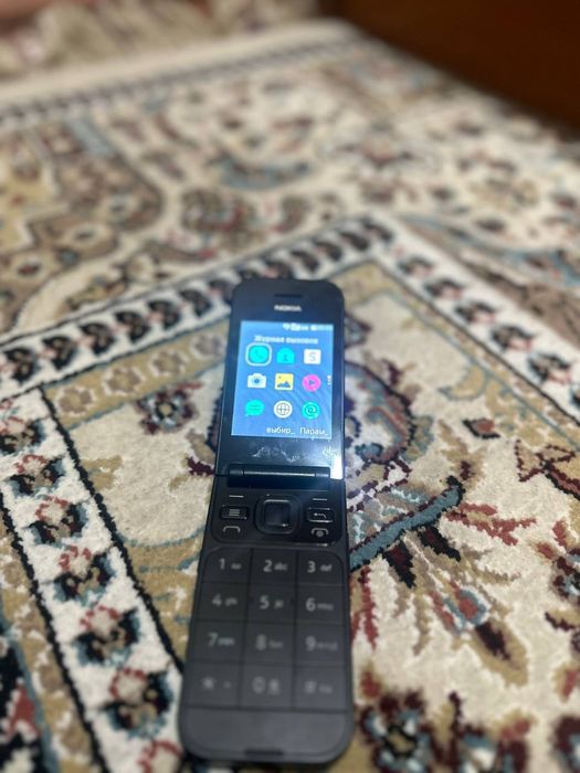 Nokia 2720 Flip 4G doʻkondan 10 yil garantiya bor karobka bir 2023 yi