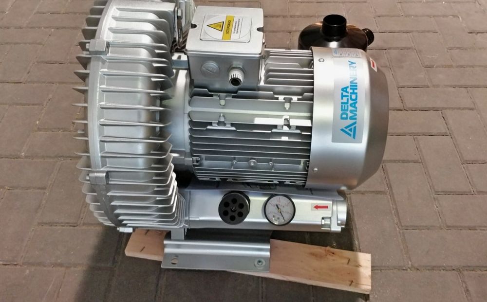 Вихревой вакуумный насос