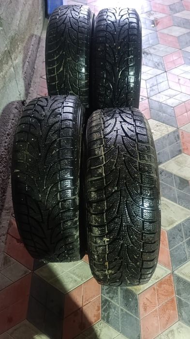 Продам шины размер 205/65/16