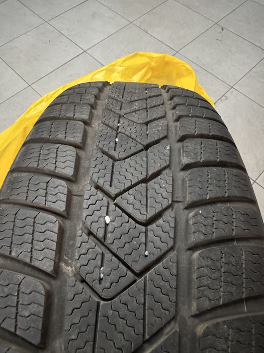 Pirelli Winter Sottozero 3 - 225/60/18 - RunFlat - DOT 3125 - Зимна гума - 1бр.