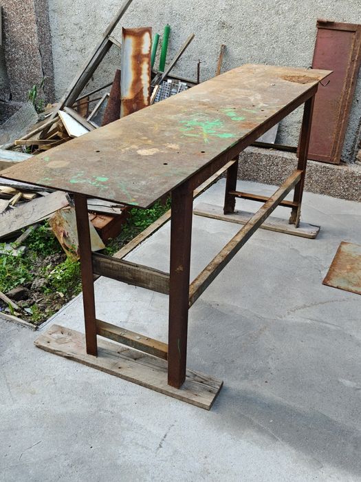 Продам металлический верстак