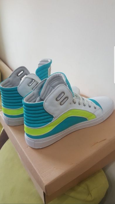 Оргинални кецове Voin