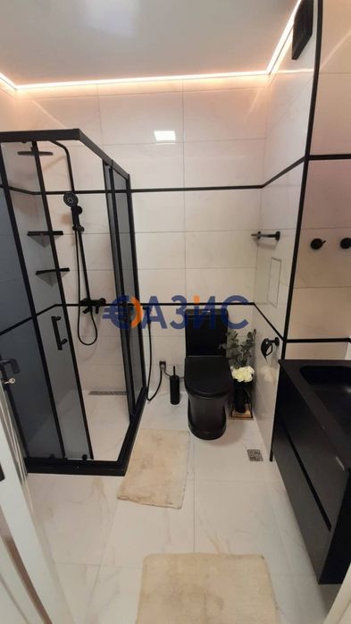 Продава се Двустаен апартамент в Бургас, Център - 74 кв.м за 3325 €/кв.м - Снимка #1