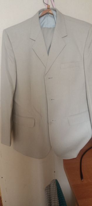 Тройка костюм продам