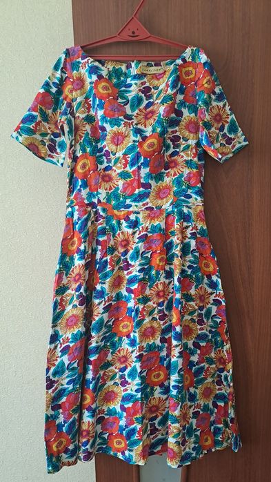 Продам женское платье