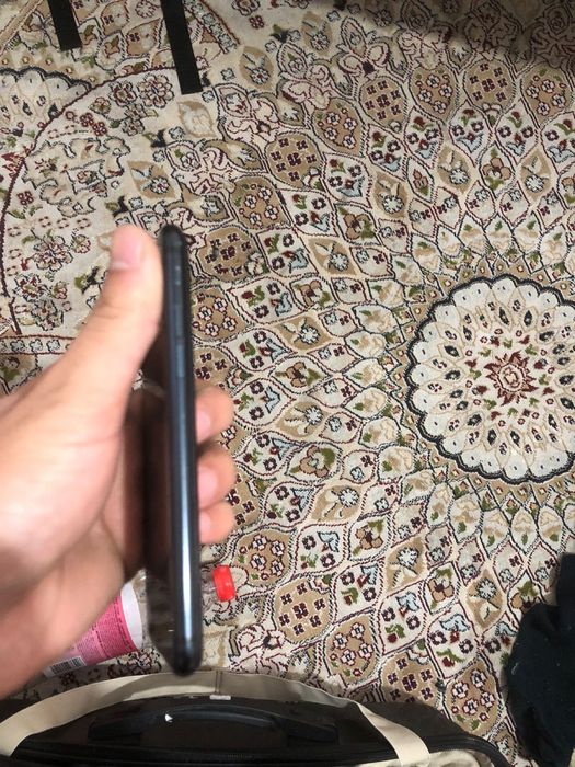 Iphone SE 2020 сатылады