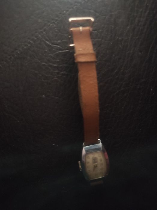 часы СССР луч и звезда оба часов отдам за 280.000