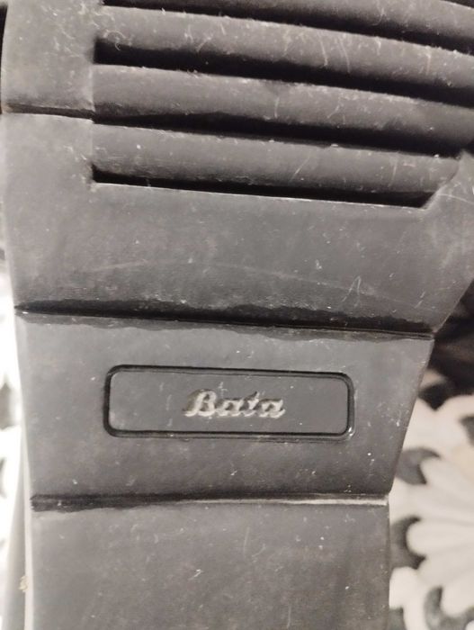 Кожаные лоферы Bata