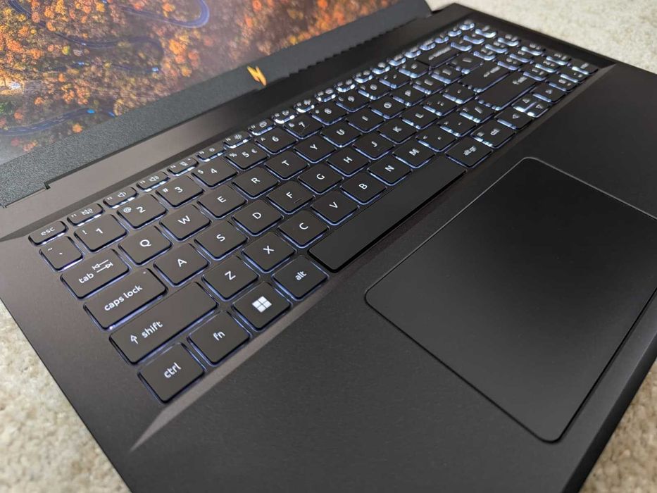 Laptop gaming Acer Nitro Core 9 270H 16GB RAM RTX 5070 1TB SSD 180Hz