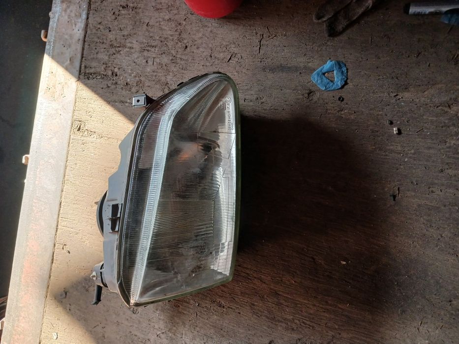 Фара Рено Меган привозная