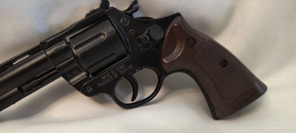 Колекционерски револвер с капси – реплика на Colt Python Magnum .357